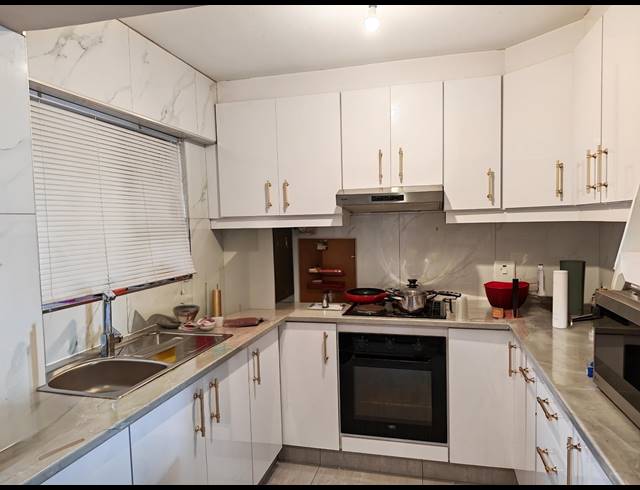2 BEDROOM APARTMENT FOR SALE IN SYDENHAM